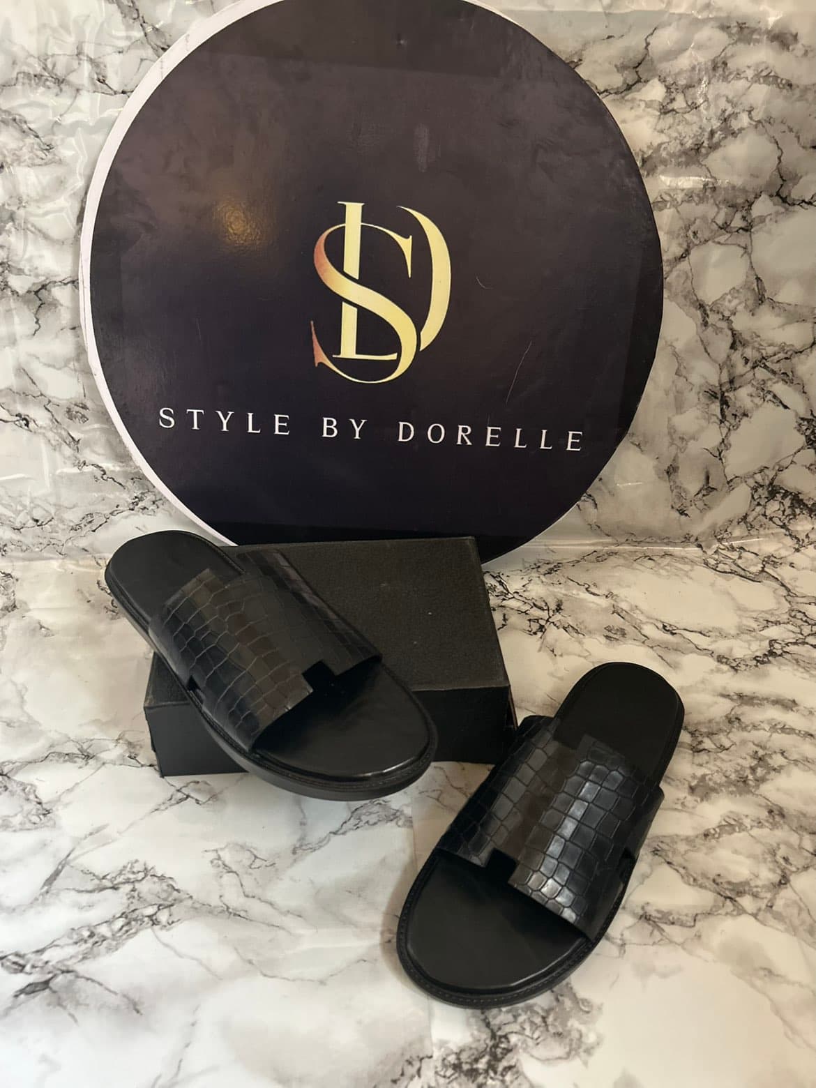 Dorelle croc luxe slides
